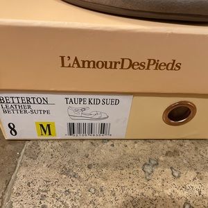 Amazingly comfortable shoes! If you have not heard of the brand, look them up!